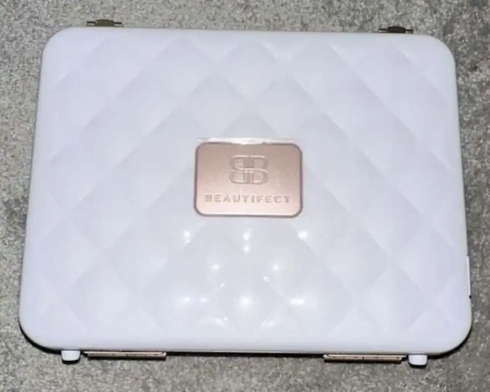 Beautifect Box Portable Lighted Makeup Case in White